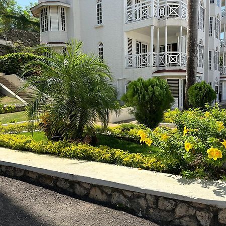 Falcon Islandview - Airport Pickup Available - 24Security مونتيغو باي المظهر الخارجي الصورة