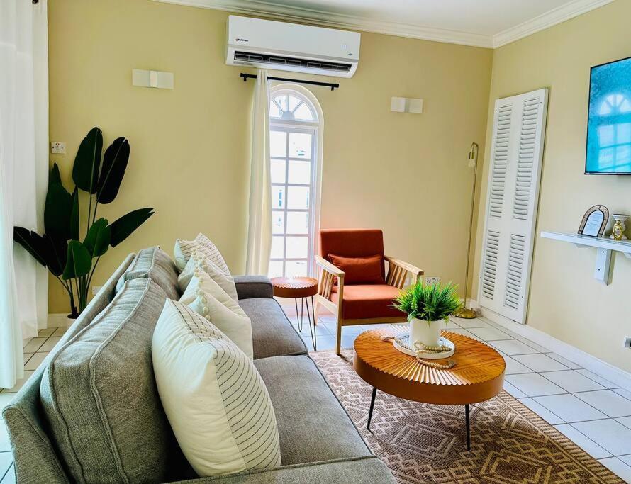 Falcon Islandview - Airport Pickup Available - 24Security مونتيغو باي المظهر الخارجي الصورة